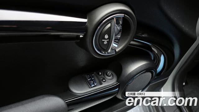 Mini Cooper S 2022 — ფოტო 16/20