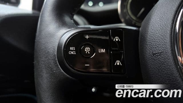Mini Cooper S 2022 — ფოტო 17/20