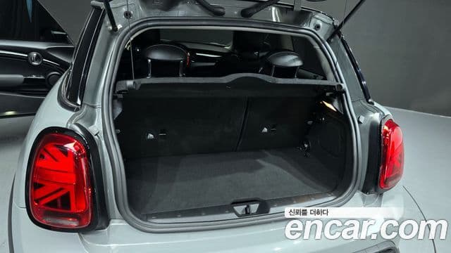 Mini Cooper S 2022 — ფოტო 20/20