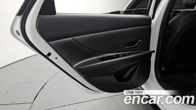 Hyundai The New Avante Hybrid 2020 — Photo 35/35