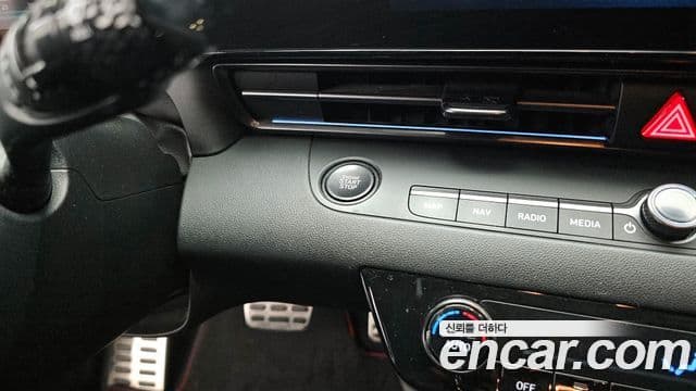 Hyundai The New Avante Hybrid 2020 — Photo 30/35