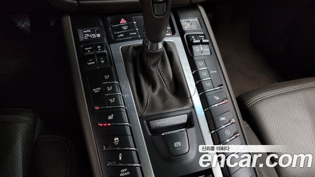 Porsche Macan 2021 — фото 9 из 20