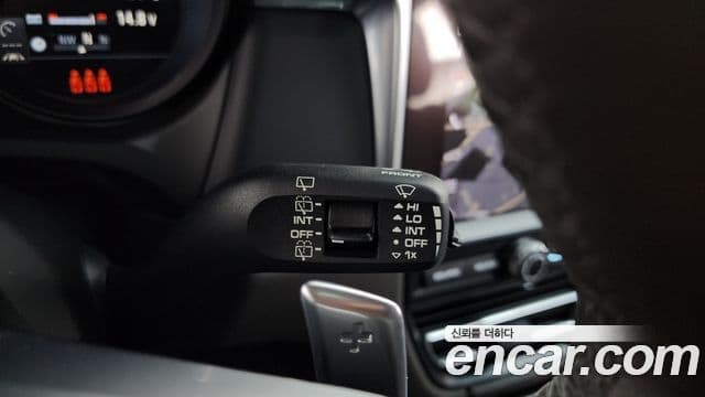 Porsche Macan 2021 — Şəkil 33/34
