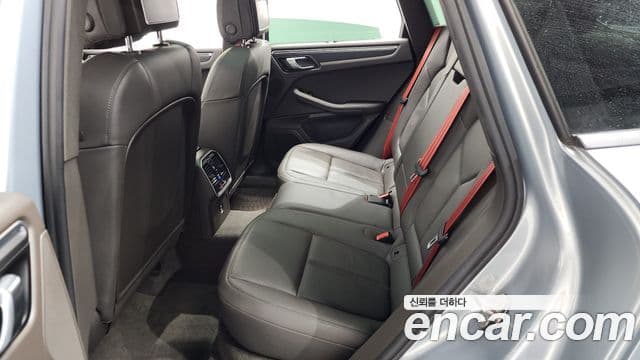 Porsche Macan 2021 — Şəkil 28/34