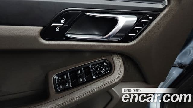Porsche Macan 2021 — Şəkil 7/34