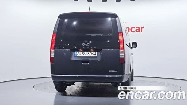 Hyundai Staria 2022 — ფოტო 4/20