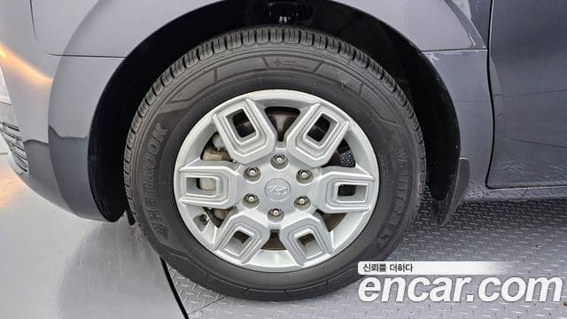 Hyundai Staria 2022 — ფოტო 5/20