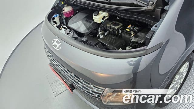 Hyundai Staria 2022 — ფოტო 6/20