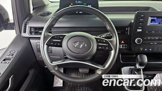 Hyundai Staria 2022 — ფოტო 13/20
