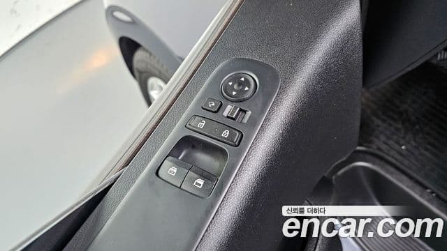 Hyundai Staria 2022 — ფოტო 16/20