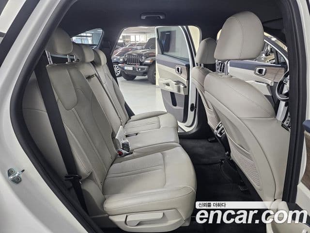 Kia Sorento 2022 — Фото 6/20