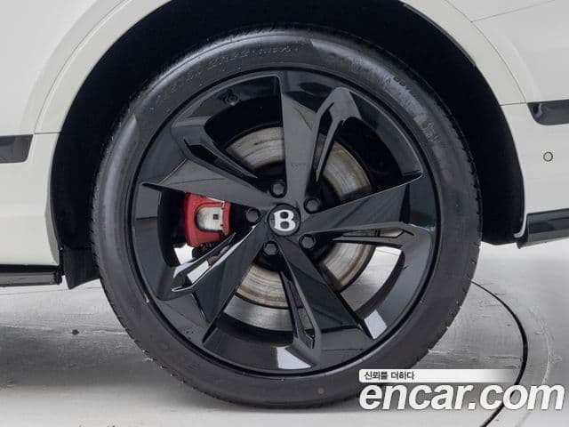 Bentley Bentayga 2024 — Şəkil 4/20