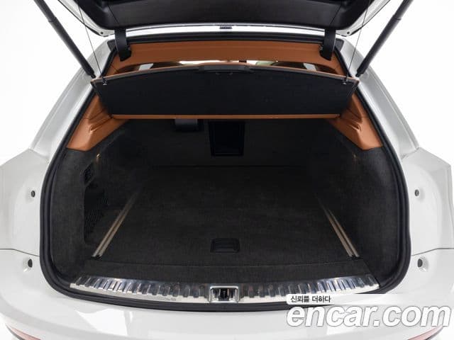 Bentley Bentayga 2024 — Şəkil 7/20