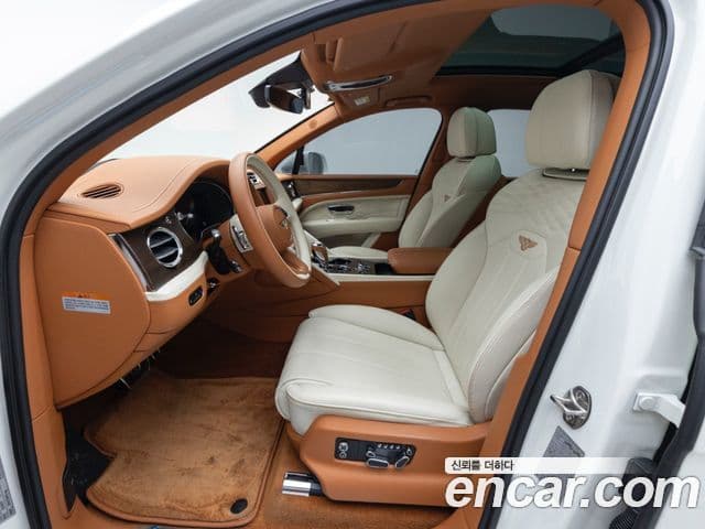 Bentley Bentayga 2024 — Şəkil 8/20