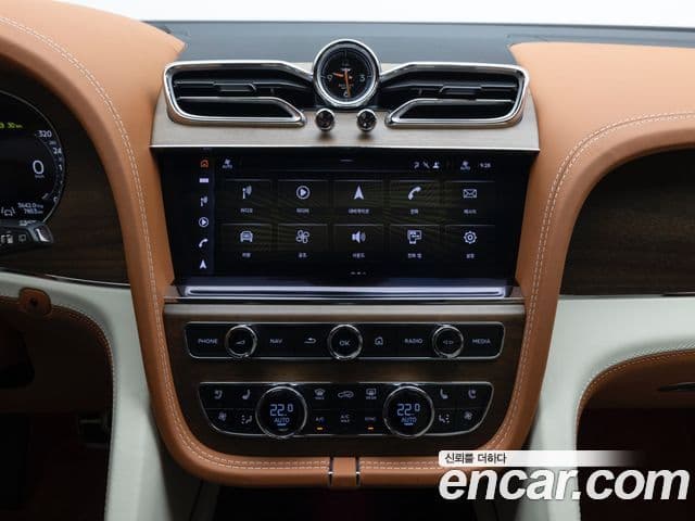 Bentley Bentayga 2024 — Şəkil 11/20