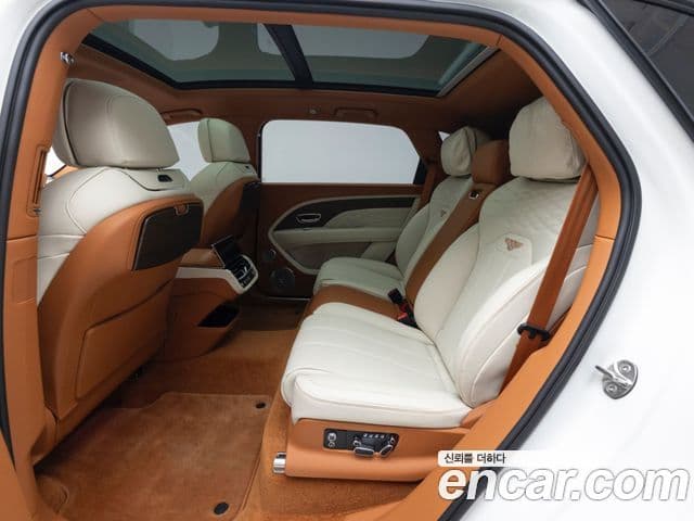 Bentley Bentayga 2024 — Şəkil 12/20