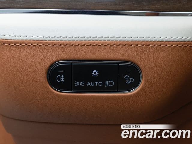 Bentley Bentayga 2024 — Şəkil 14/20