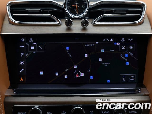 Bentley Bentayga 2024 — Şəkil 17/20
