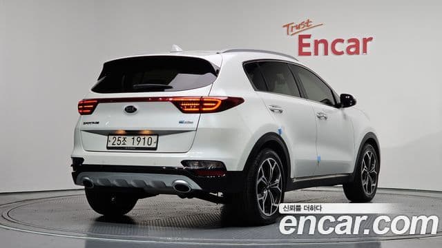 Kia Sportage The Bold 2018 — ფოტო 2/20