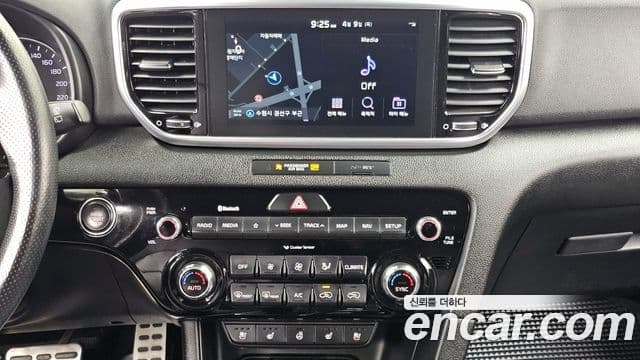 Kia Sportage The Bold 2018 — ფოტო 14/20