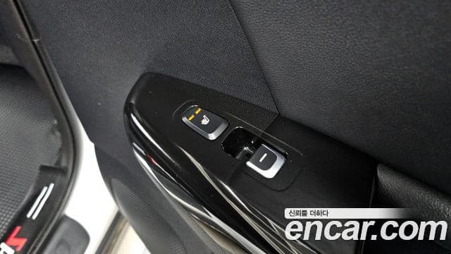 Kia Sportage The Bold 2018 — ფოტო 19/20