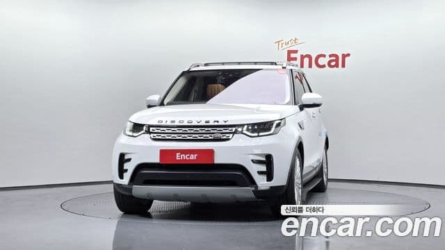 Land Rover Discovery 5 2020 — Photo 6/20