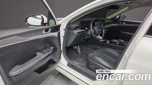 Kia K5 2024 — Şəkil 10/20