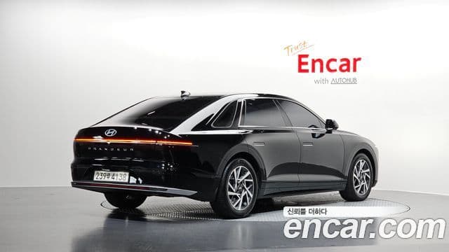 Hyundai Grandeur 2023 — ფოტო 2/20