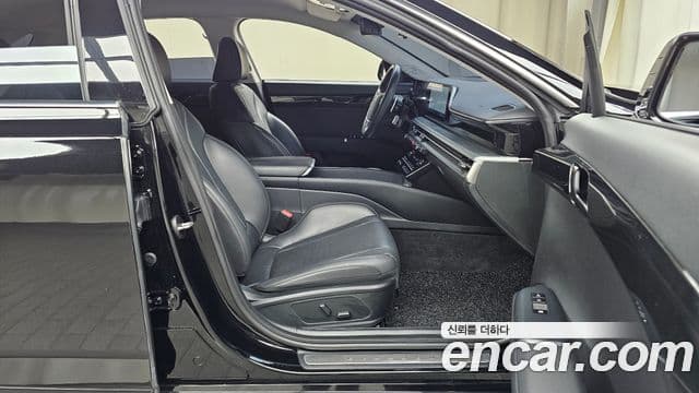 Hyundai Grandeur 2023 — ფოტო 11/20