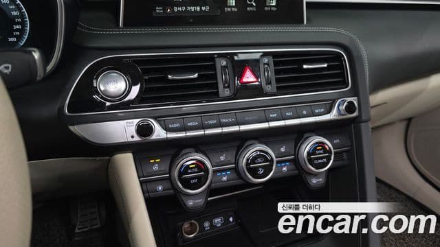 Genesis G70 2019 — ფოტო 17/20