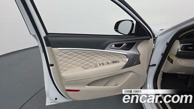 Genesis G70 2019 — Photo 14/37