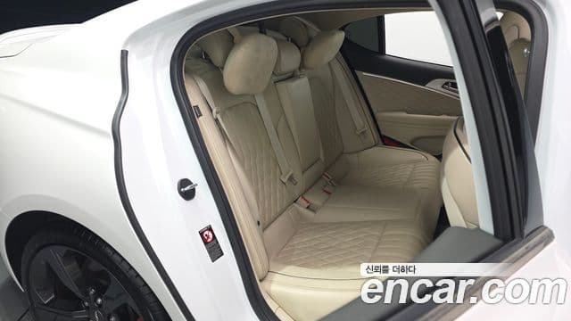 Genesis G70 2019 — Photo 23/37