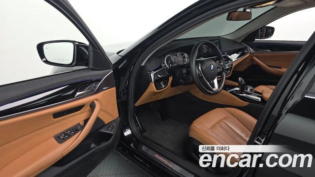 BMW 5 Series 2018 — ფოტო 10/20