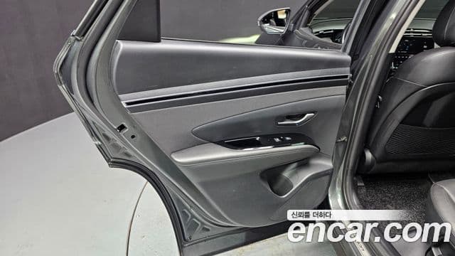 Hyundai Tucson Hybrid 2022 — Photo 27/33