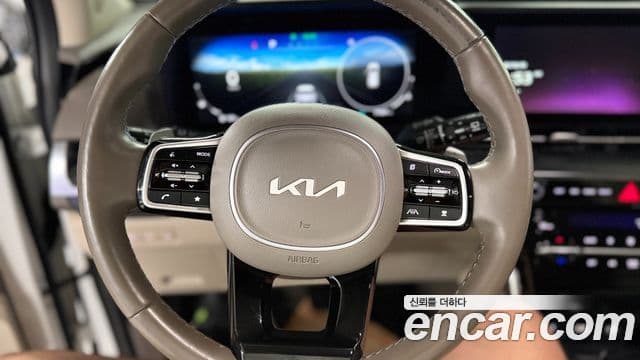 Kia Carnival 2022 — ფოტო 17/20