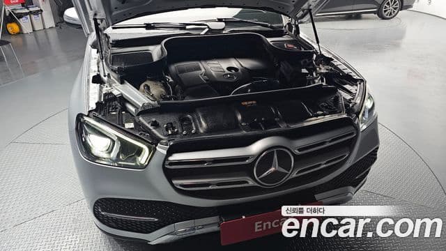 Mercedes-Benz GLE-Class 2019 — ფოტო 6/20