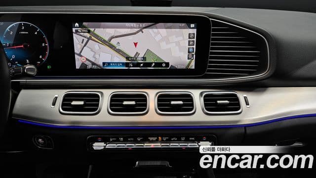 Mercedes-Benz GLE-Class 2019 — ფოტო 14/20