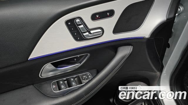 Mercedes-Benz GLE-Class 2019 — ფოტო 18/20