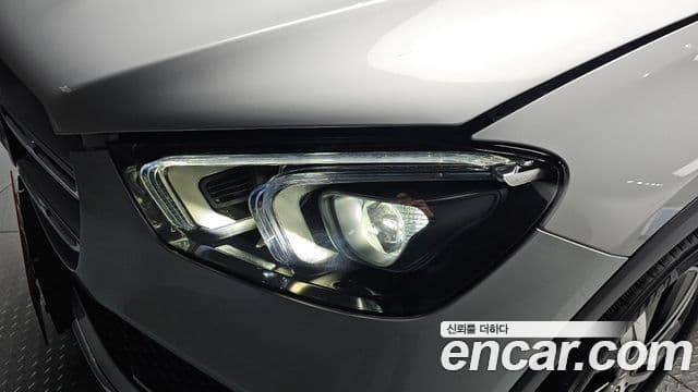 Mercedes-Benz GLE-Class 2019 — Photo 11/35
