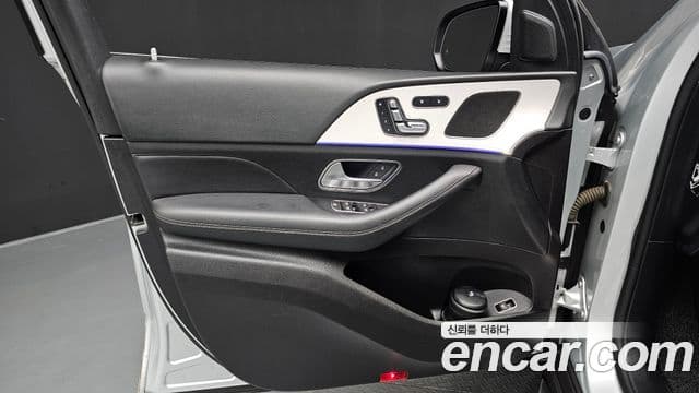 Mercedes-Benz GLE-Class 2019 — Photo 8/35