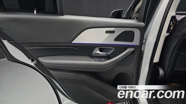 Mercedes-Benz GLE-Class 2019 — Photo 18/35