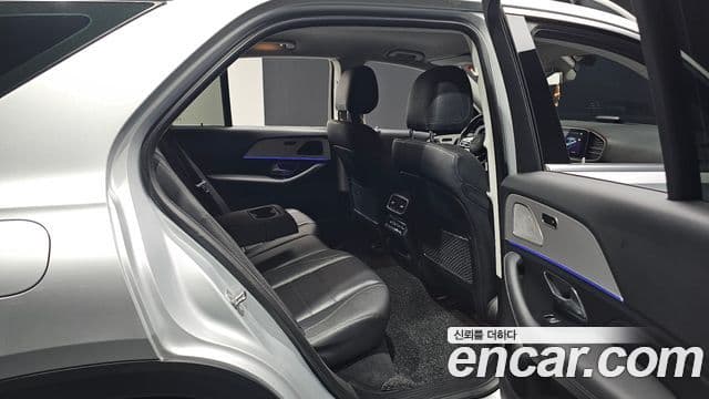 Mercedes-Benz GLE-Class 2019 — Photo 13/35