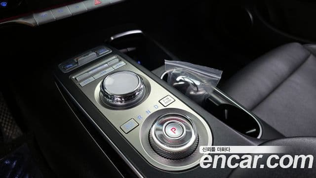 Genesis GV70 2021 — ფოტო 9/20