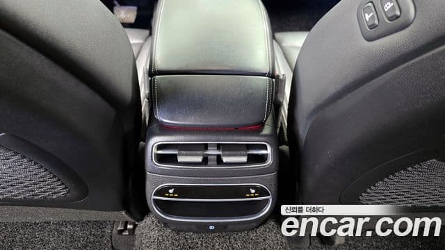 Genesis GV70 2021 — ფოტო 19/20