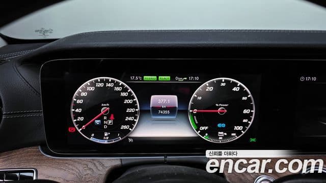 Mercedes-Benz E-Class 2019 — Şəkil 8/20