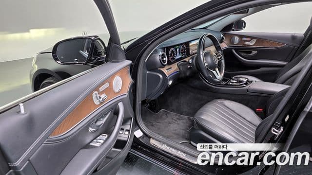 Mercedes-Benz E-Class 2019 — Şəkil 10/20