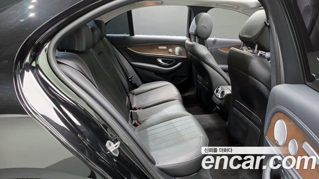 Mercedes-Benz E-Class 2019 — Şəkil 11/20