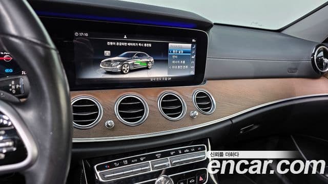 Mercedes-Benz E-Class 2019 — Şəkil 16/20