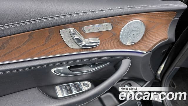 Mercedes-Benz E-Class 2019 — Şəkil 20/20