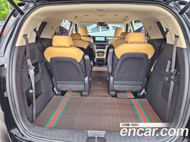 Kia Carnival 2021 — Şəkil 18/20